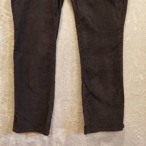Eddie Bauer Womans 16 black Dark corduroy pants Curvy Fit bootcut Rise 10.5 - Picture 16 of 16